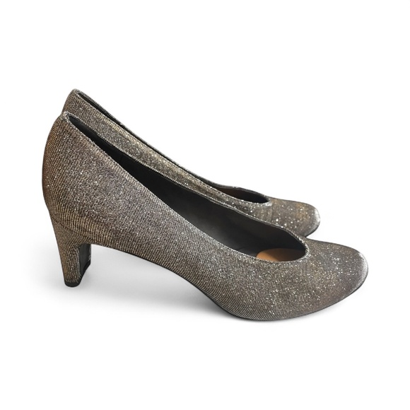Stuart Weitzman Gold Glitter Metallic Round Toe Pumps Size 9.5M Party WeddingEUC - Picture 1 of 13